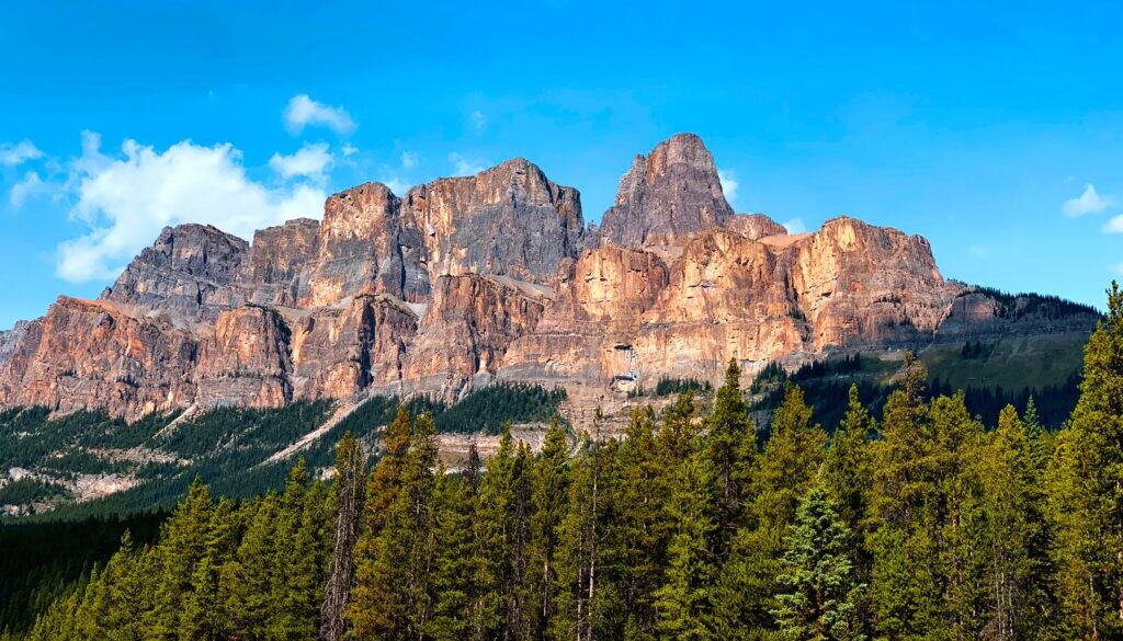 Mountains_Jaysee_Chan